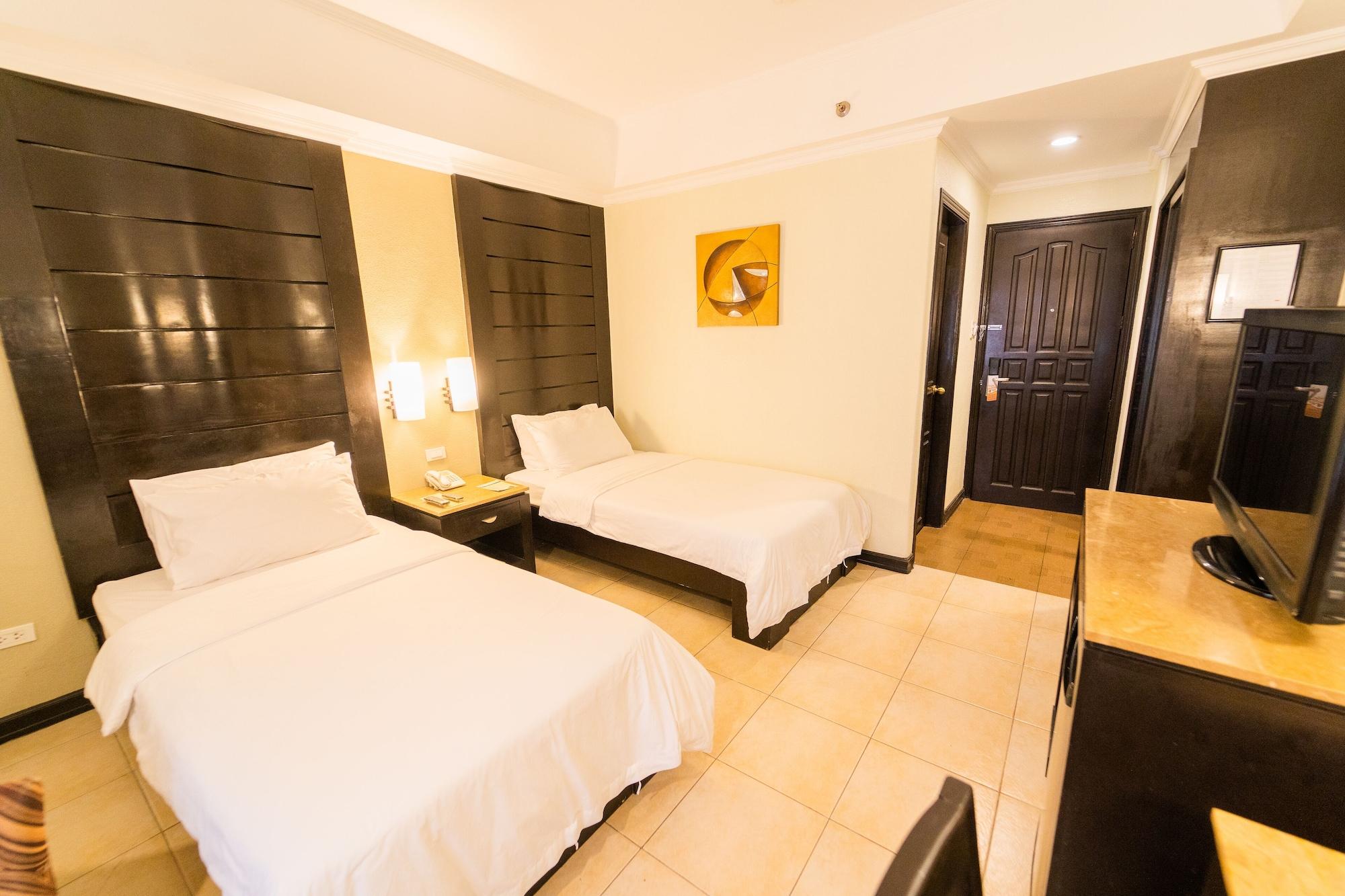 Mo2 Westown Hotel Iloilo Exteriör bild