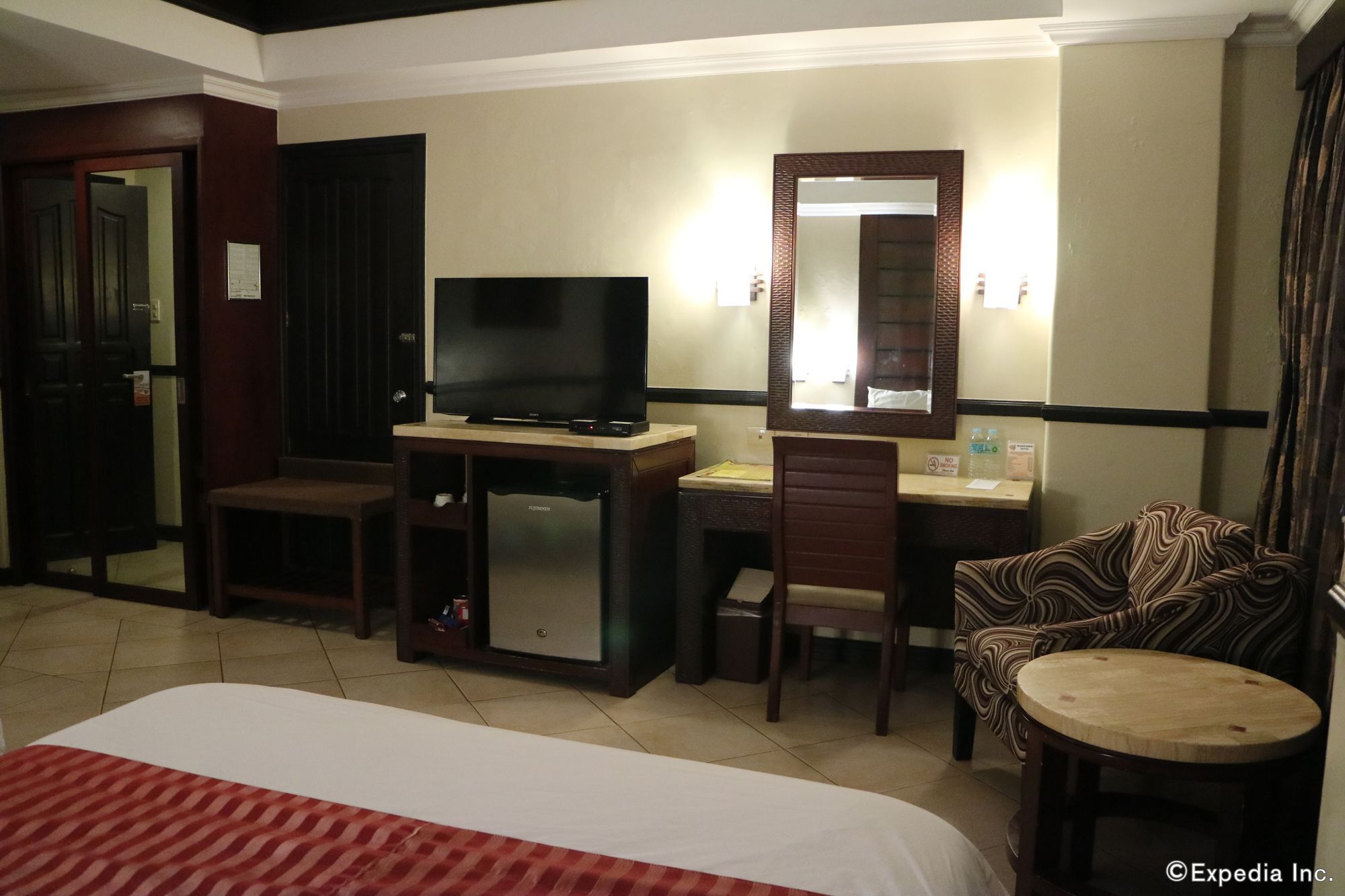 Mo2 Westown Hotel Iloilo Exteriör bild