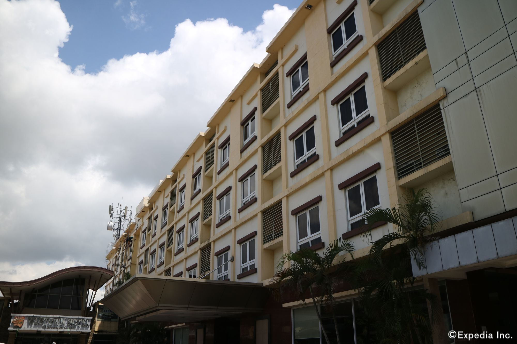 Mo2 Westown Hotel Iloilo Exteriör bild